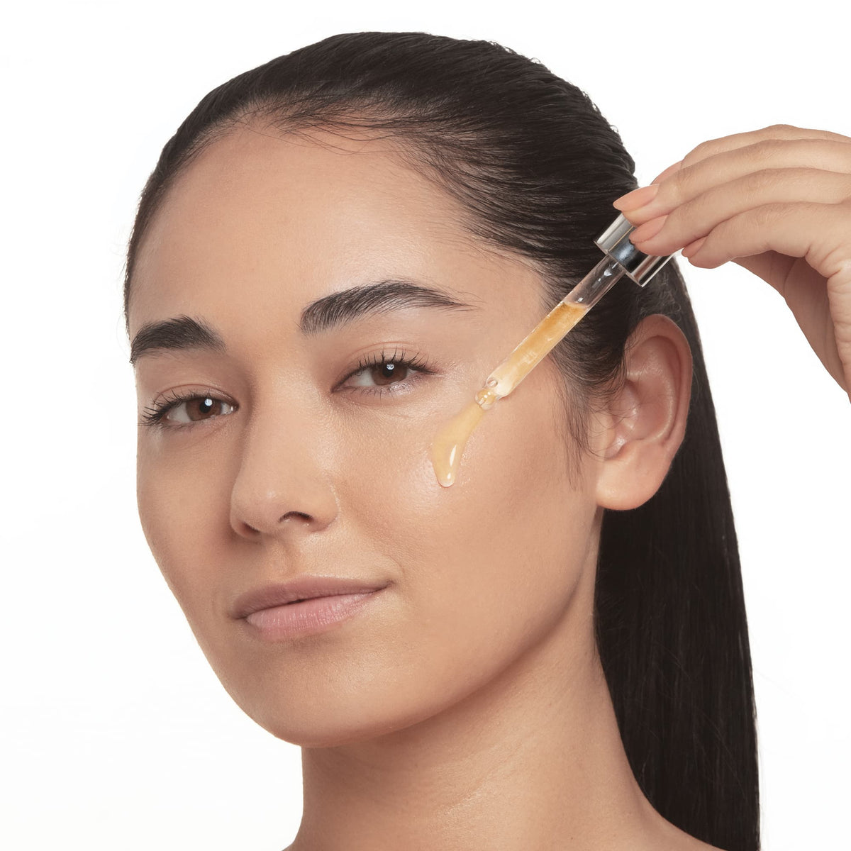 files/6311-Dermelect-Rapid-Repair-Radiance-Remedy-Oil-Model.jpg